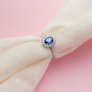 Imagen de Anillo Rosetón Zafiro Diamantes Oro Blanco 18K