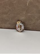 Imagen de Medalla Virgen Niña Corazón Nacar 18K